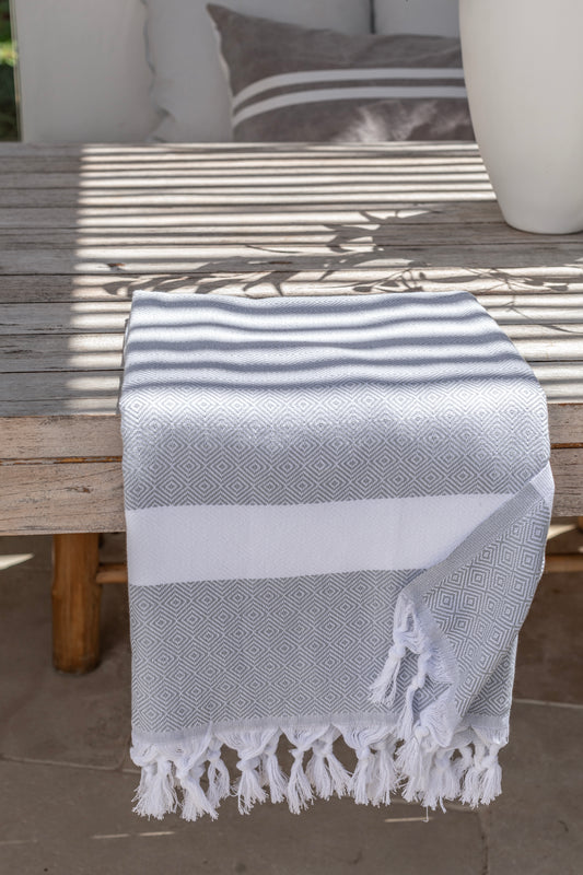 Peninsula Range - Silver/White